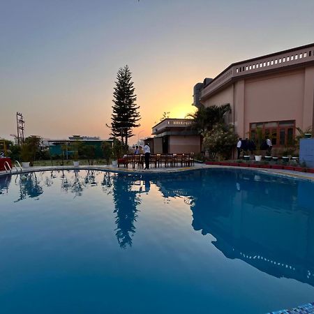 Hotel Padmini Palace Rāni Pokhri Eksteriør billede