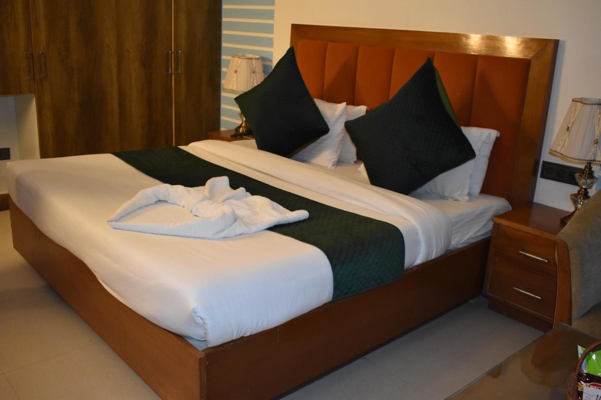 Hotel Padmini Palace Rāni Pokhri Eksteriør billede
