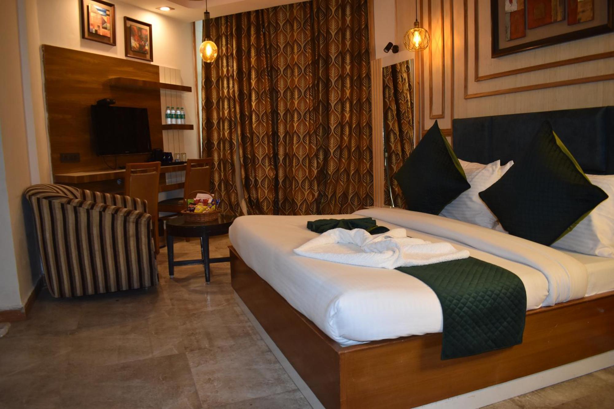 Hotel Padmini Palace Rāni Pokhri Eksteriør billede