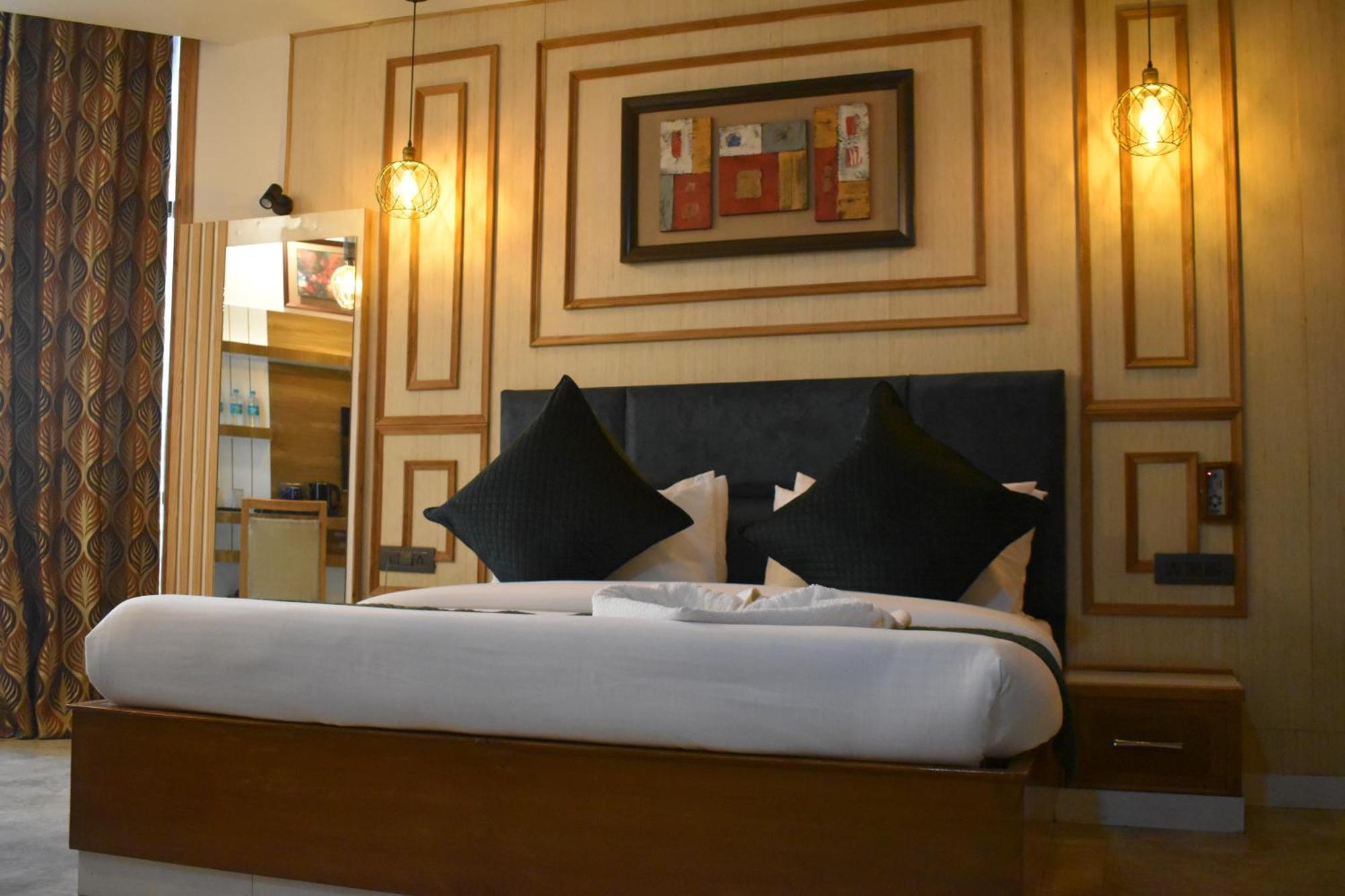 Hotel Padmini Palace Rāni Pokhri Eksteriør billede