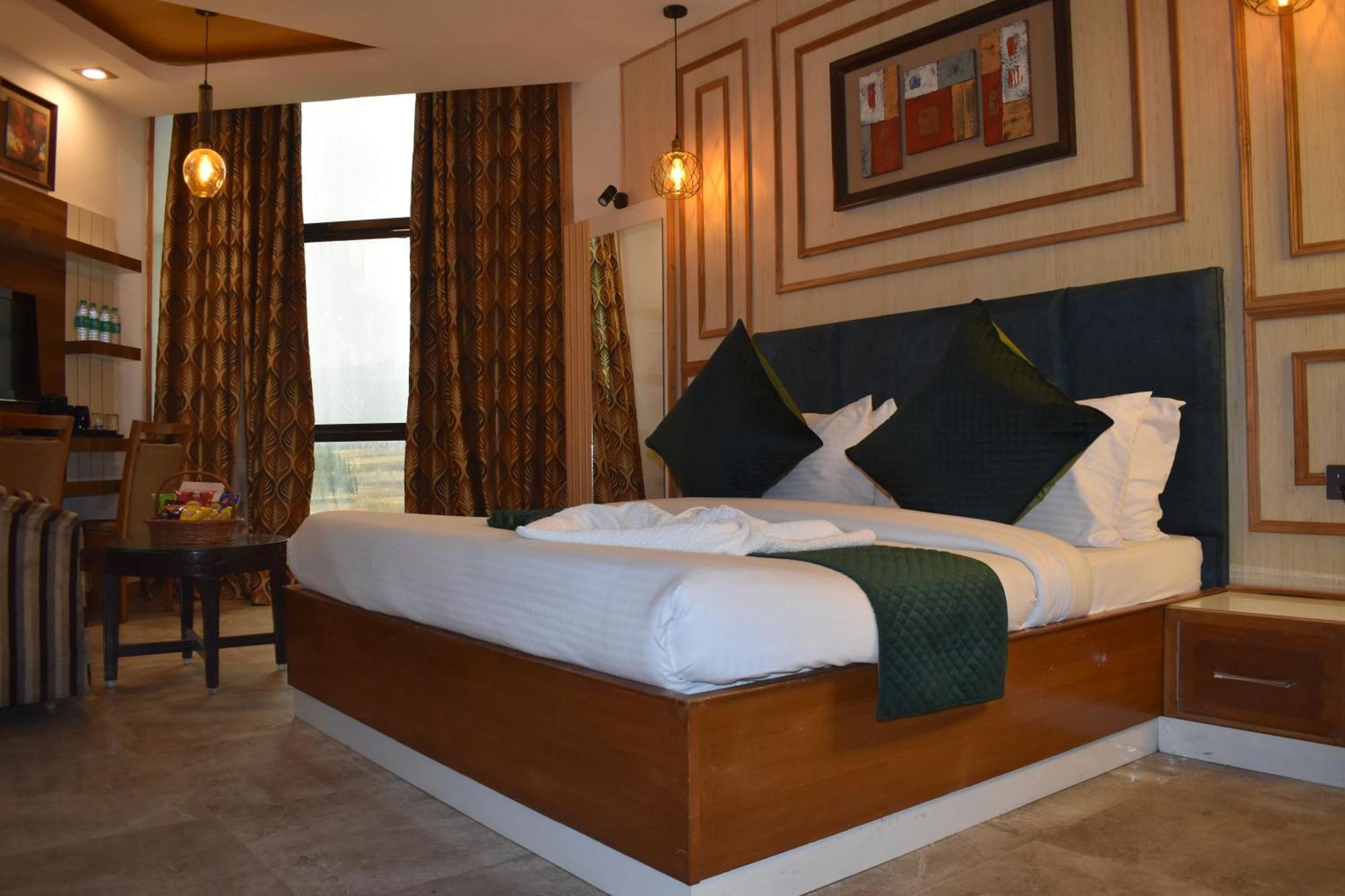 Hotel Padmini Palace Rāni Pokhri Eksteriør billede