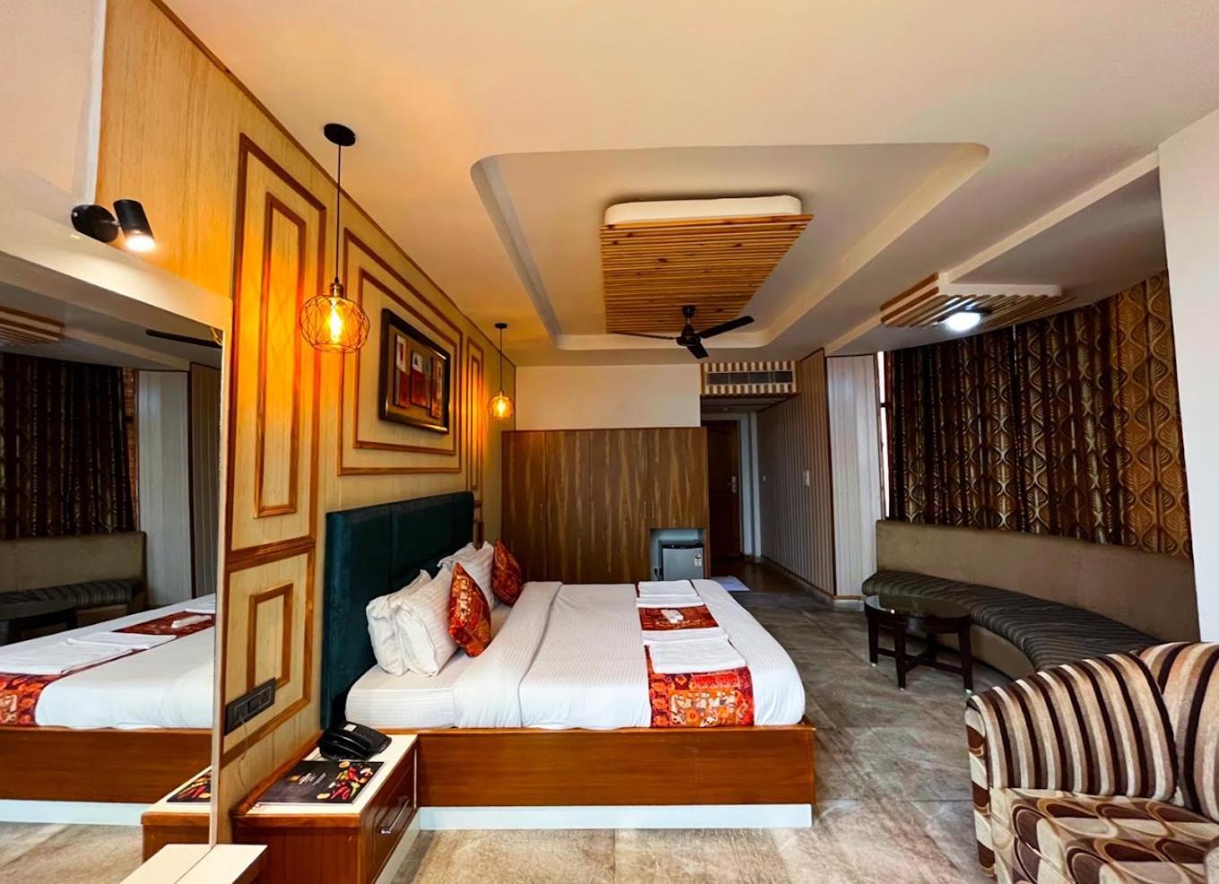 Hotel Padmini Palace Rāni Pokhri Eksteriør billede